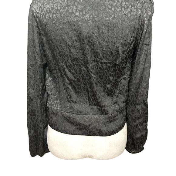 Michael Kors Crop Length Blouse Front Tie Animal Jacquard Print Black Large NWT - Picture 7 of 9